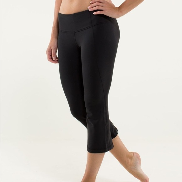 Lululemon Gather & Crow Crop - Picture 3 of 11
